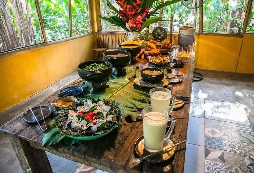 Hotelli Banana Bamboo Ecolodge