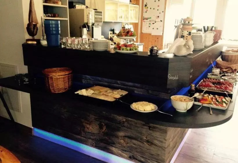 Hotelli Lenzer Hafen