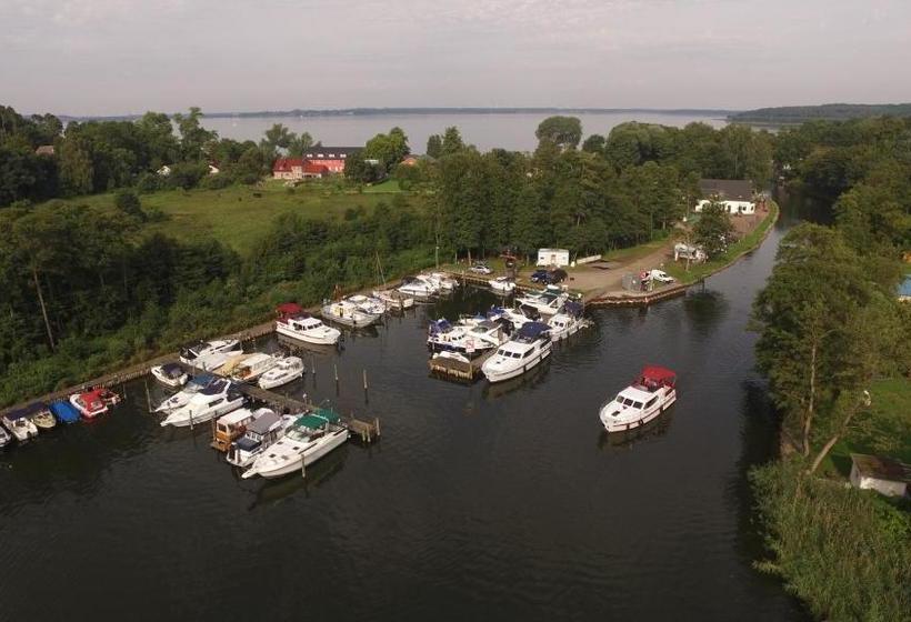 ホテル Lenzer Hafen