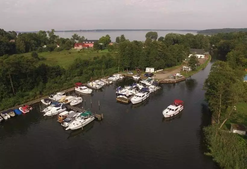 Hotelli Lenzer Hafen