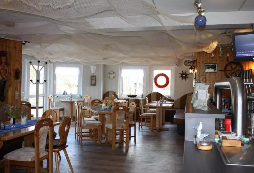 Hotelli Lenzer Hafen