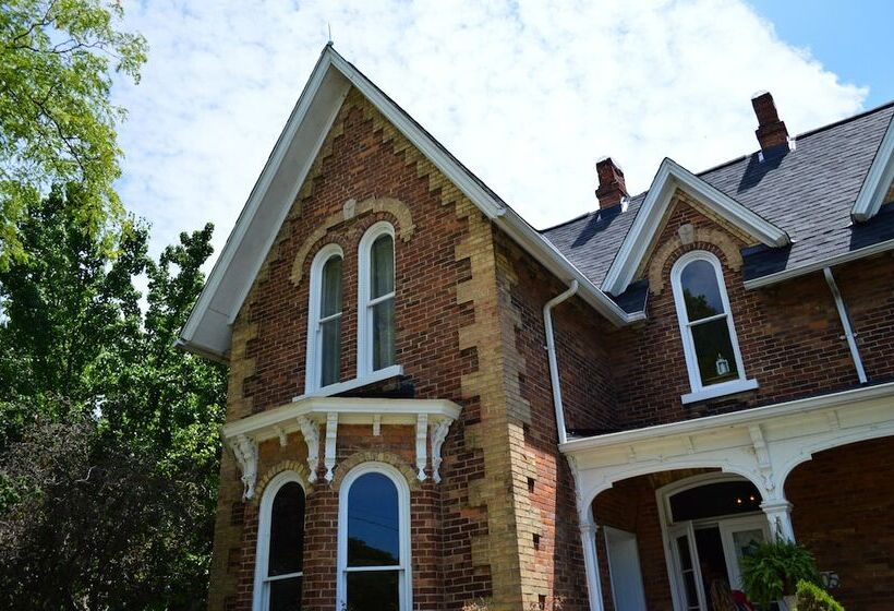 Iron Kettle Bed And Breakfast