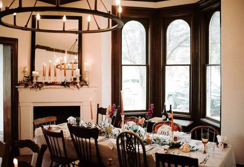 Iron Kettle Bed And Breakfast