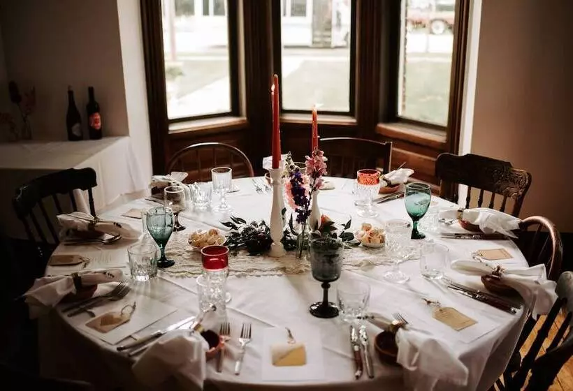 Iron Kettle Bed And Breakfast