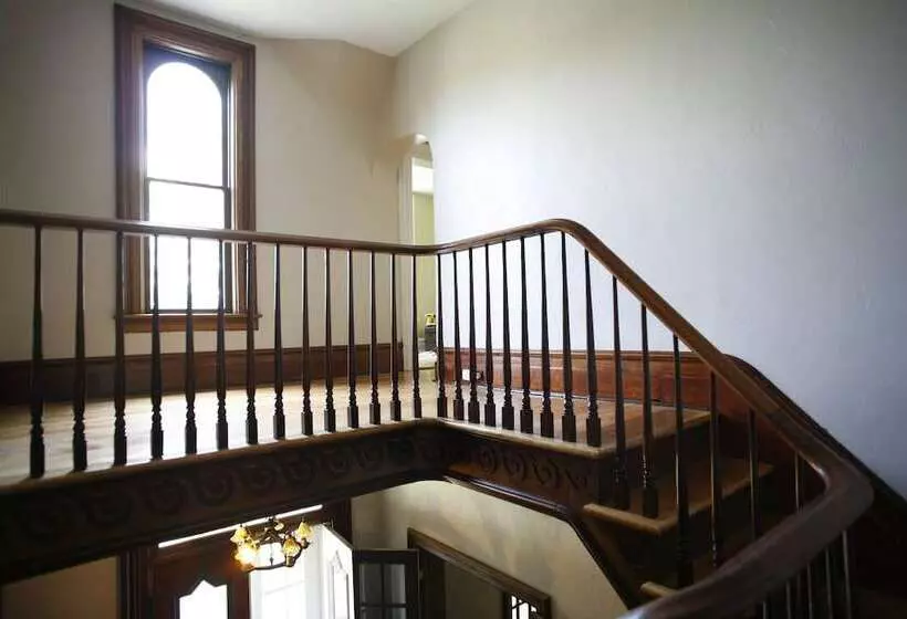 Iron Kettle Bed And Breakfast