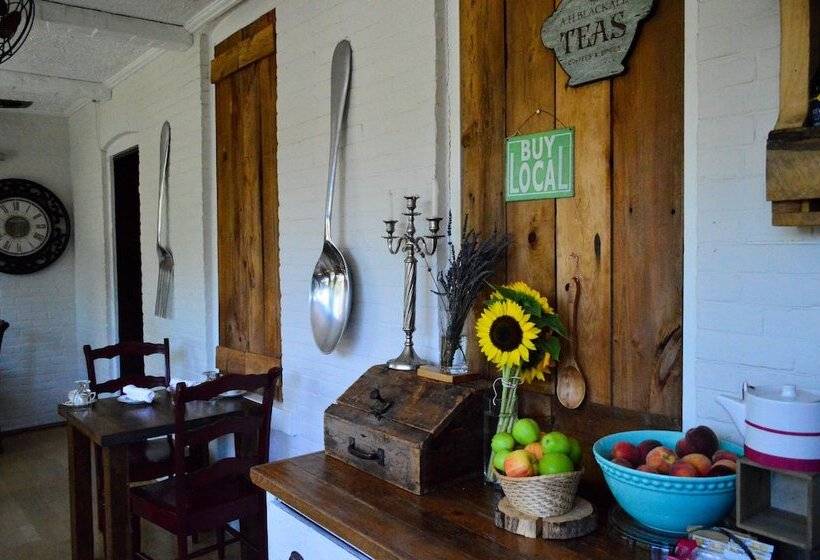 Iron Kettle Bed And Breakfast