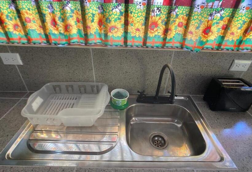 פנסיון Yejos Jungle Lodge