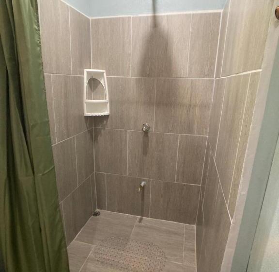 פנסיון Yejos Jungle Lodge