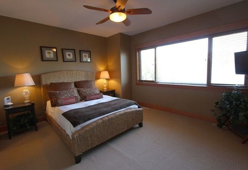 استراحتگاه Carmel Beach Private Lodges