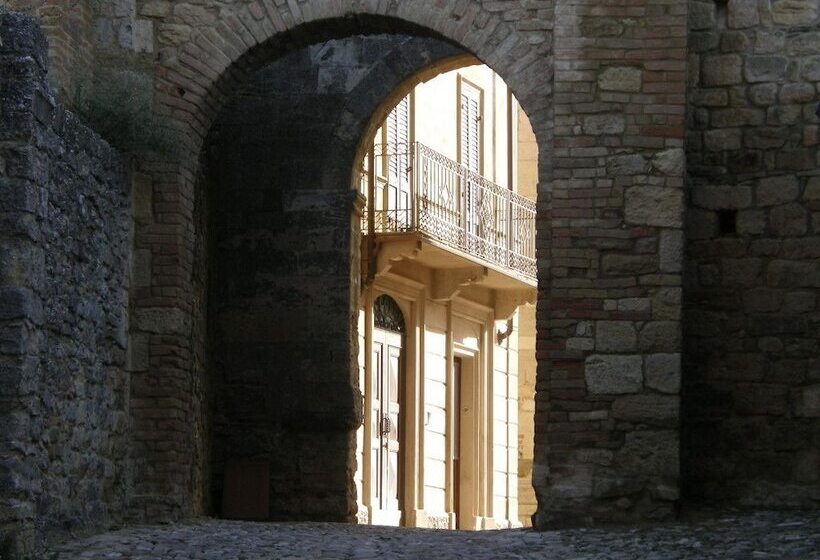 ベッドアンドブレックファースト Castello Di Vigoleno