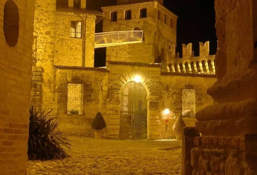 ベッドアンドブレックファースト Castello Di Vigoleno