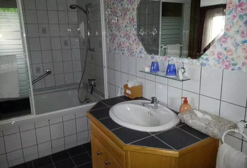 Aamiaismajoitus (B&B) Chalet Rosemarie