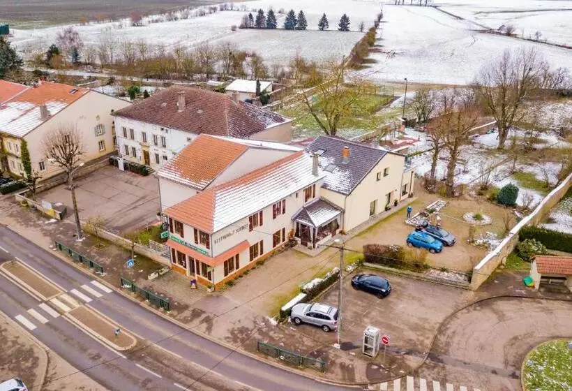 Aamiaismajoitus (B&B) Les Jardins De La Grange