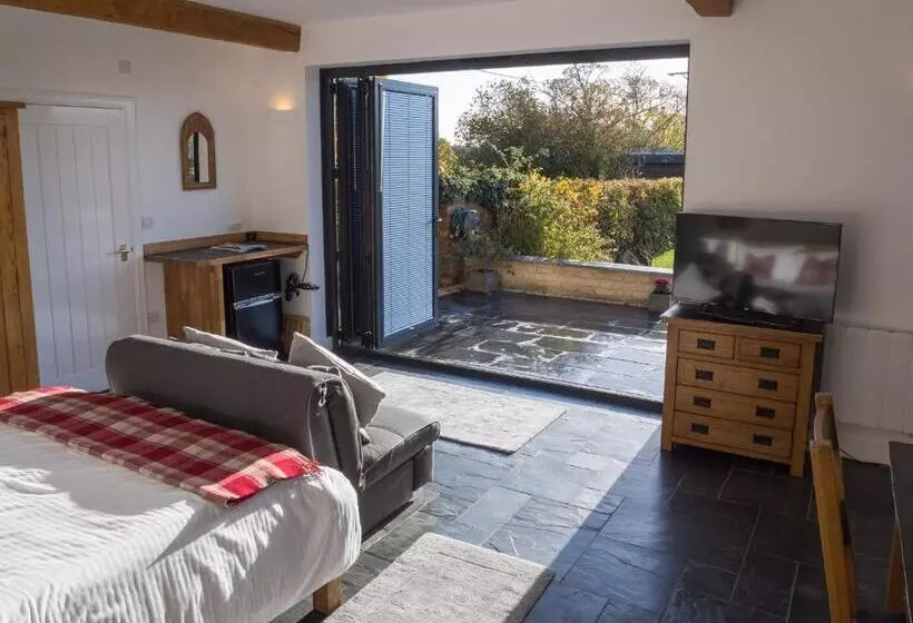 Aamiaismajoitus (B&B) The Annex At Church View Barn