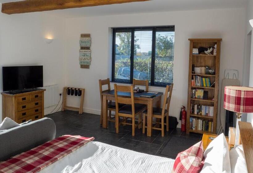 צימר The Annex At Church View Barn