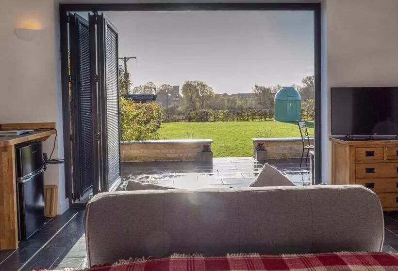 Aamiaismajoitus (B&B) The Annex At Church View Barn