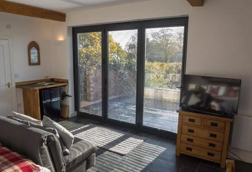 Aamiaismajoitus (B&B) The Annex At Church View Barn