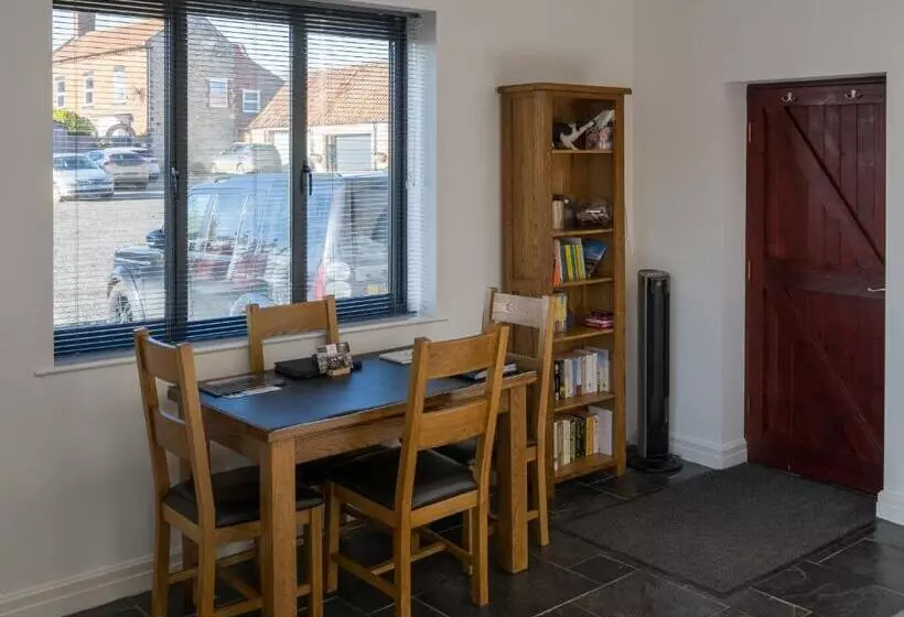 Aamiaismajoitus (B&B) The Annex At Church View Barn