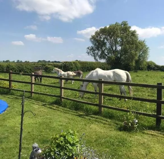 ベッドアンドブレックファースト The Paddock At Peacock Farm Near Belvoir Castle