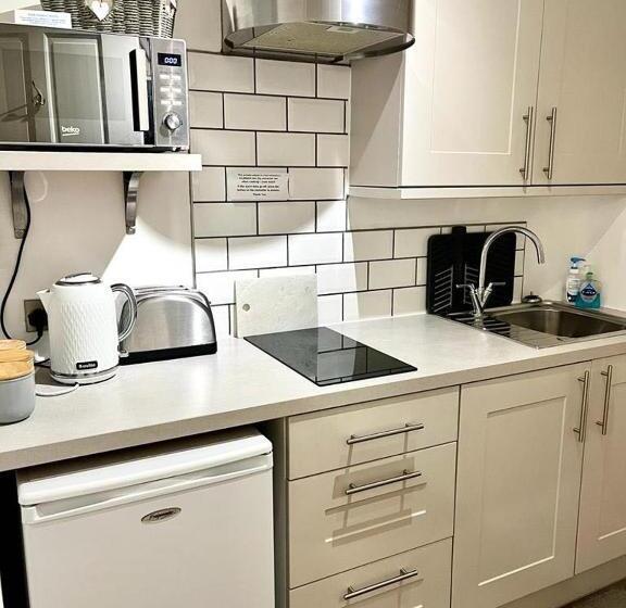 ベッドアンドブレックファースト The Paddock At Peacock Farm Near Belvoir Castle