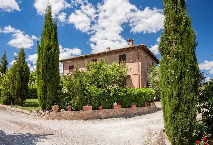 ホテル Agriturismo Podere Camollia