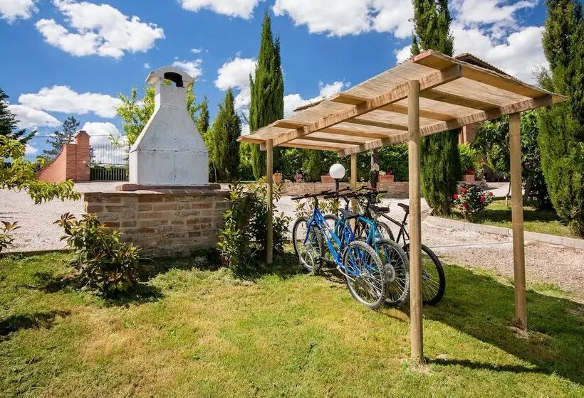 ホテル Agriturismo Podere Camollia