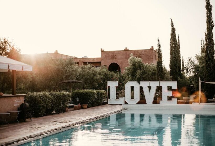 فندق Domaine De Tameslohte