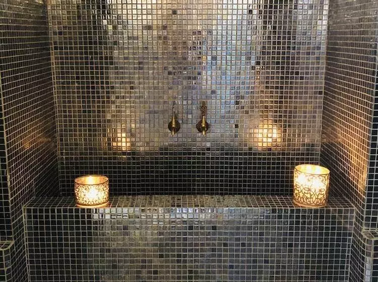 Hotelli Domaine De Tameslohte