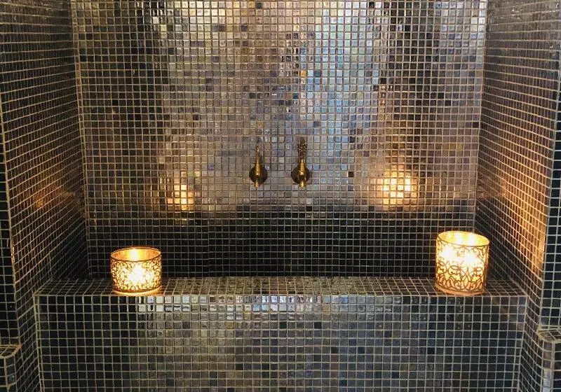 Hotelli Domaine De Tameslohte