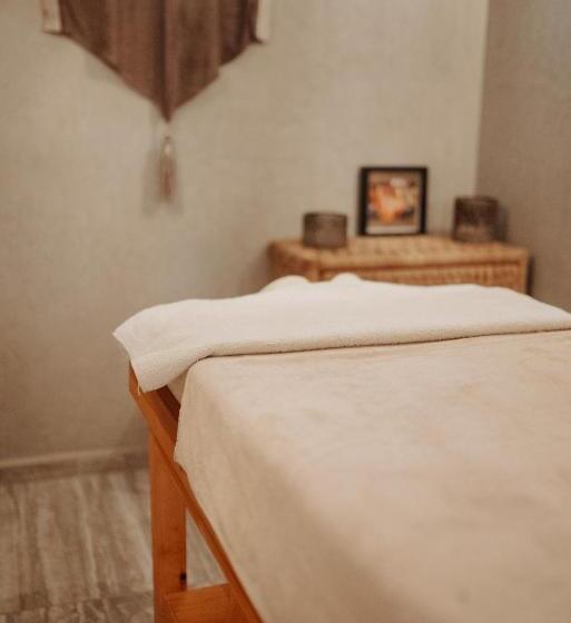 فندق Domaine De Tameslohte