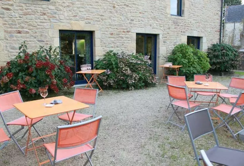 Hotelli Hôtel   Restaurant L Hortensia