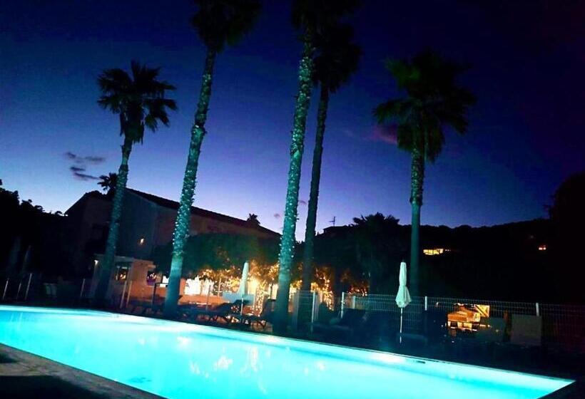 בית מלון כפרי Hôtel Restaurant Les Chasseurs