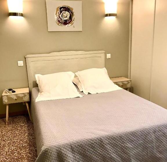 בית מלון כפרי Hôtel Restaurant Les Chasseurs