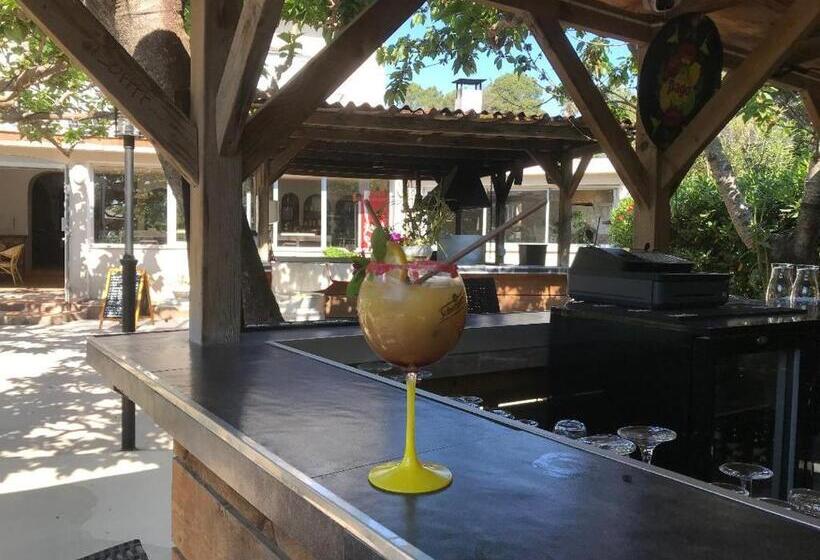 בית מלון כפרי Hôtel Restaurant Les Chasseurs