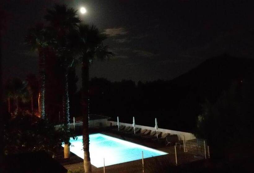 בית מלון כפרי Hôtel Restaurant Les Chasseurs