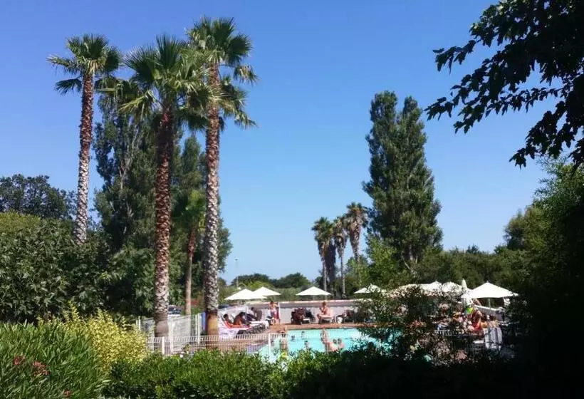 Hotel Hôtel Restaurant Les Chasseurs