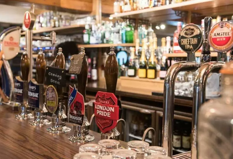 Hotelli The Five Bells By Innkeeper S Collection