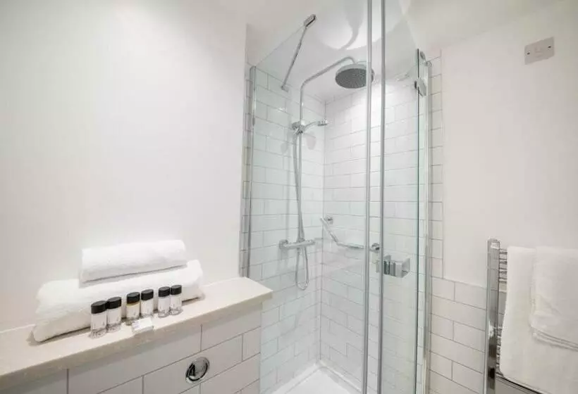 Hotelli The Five Bells By Innkeeper S Collection