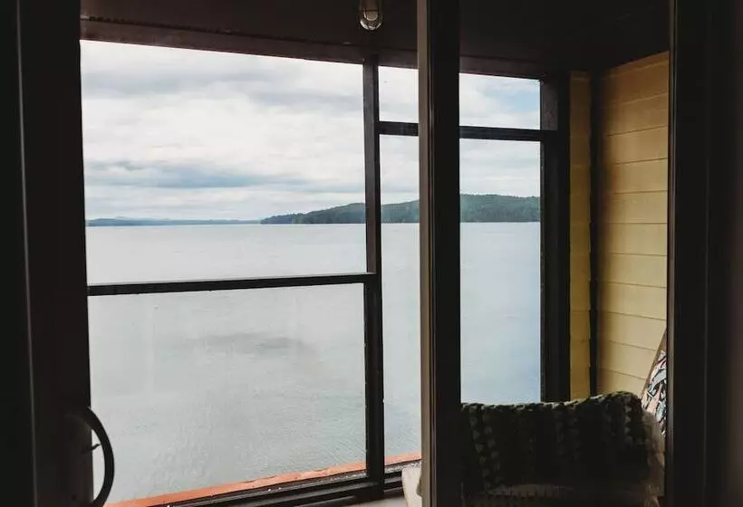 Hotelli The Oceanfront