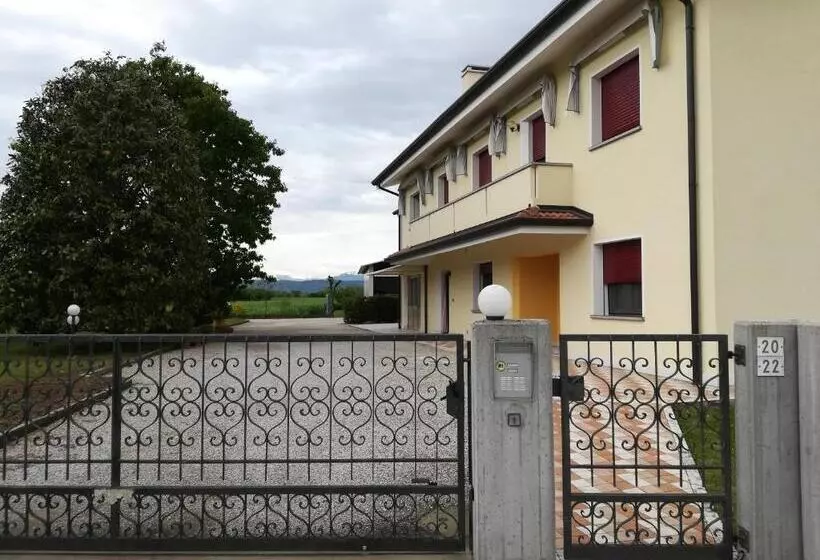 ペンション Borgo Barucchella