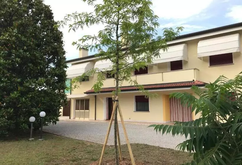 ペンション Borgo Barucchella