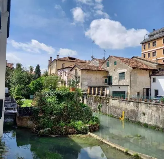 ペンション Borgo Barucchella