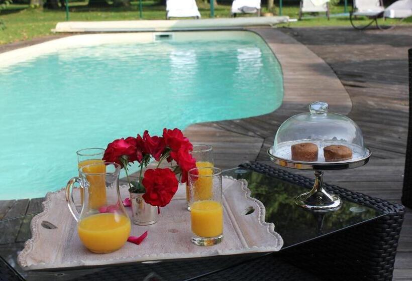 펜션 Chambres D Hotes Spa Château D Omiécourt