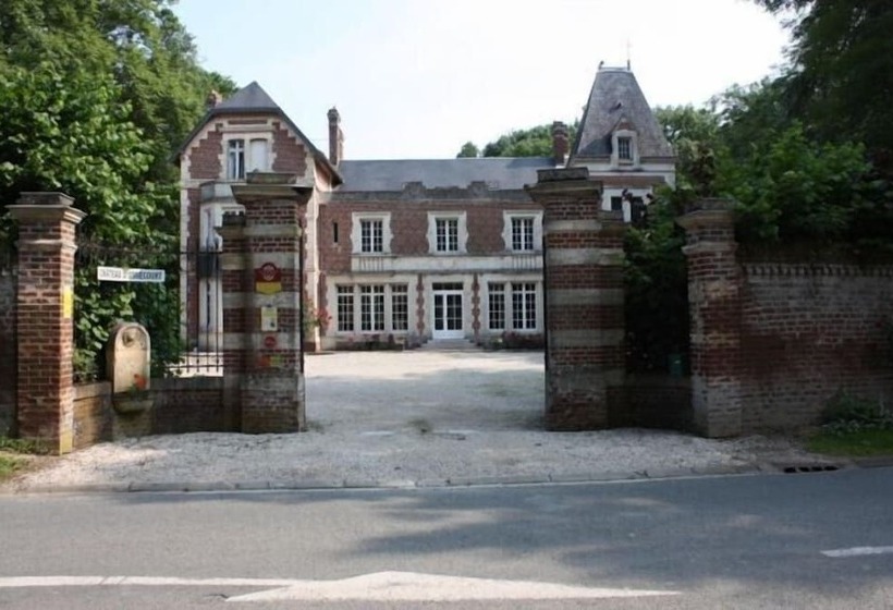 펜션 Chambres D Hotes Spa Château D Omiécourt