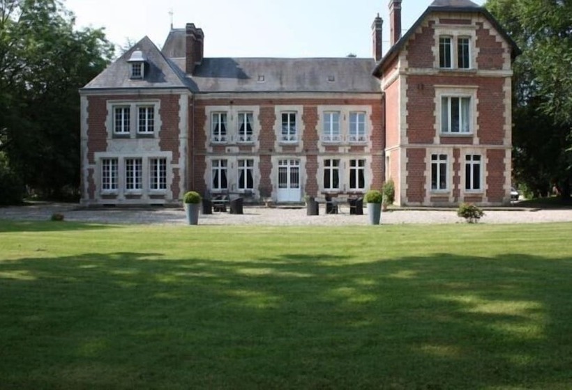 펜션 Chambres D Hotes Spa Château D Omiécourt