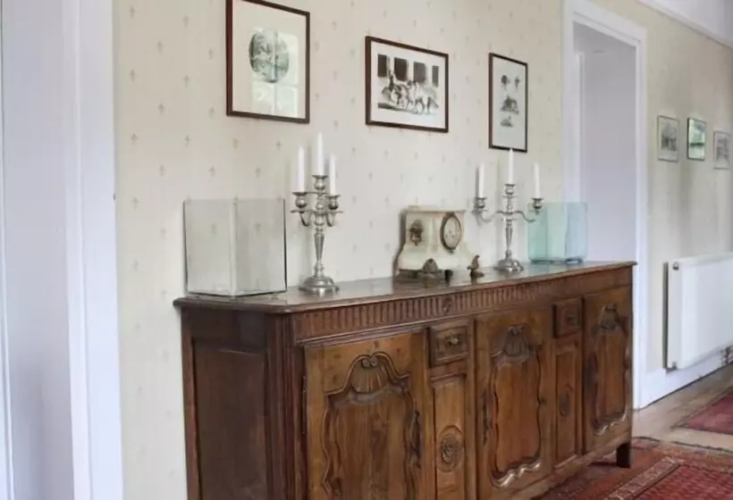 ペンション Chambres D Hotes Spa Château D Omiécourt