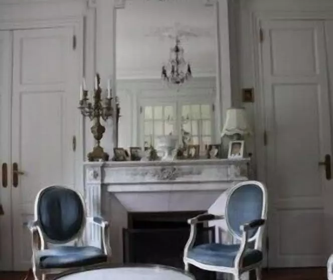 ペンション Chambres D Hotes Spa Château D Omiécourt