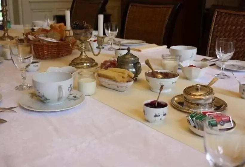 ペンション Chambres D Hotes Spa Château D Omiécourt