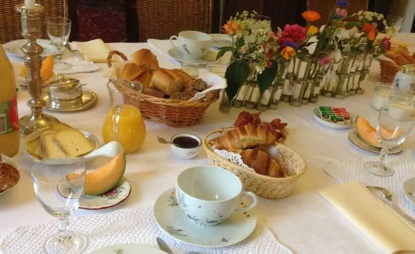 ペンション Chambres D Hotes Spa Château D Omiécourt