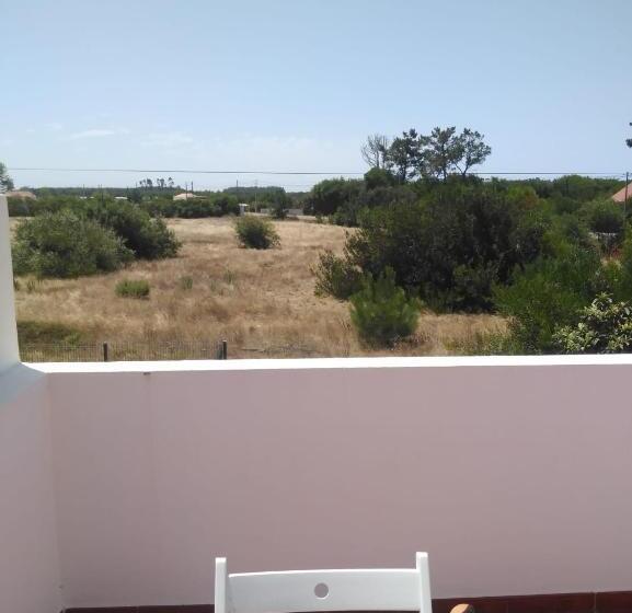 פנסיון Ergobeach House